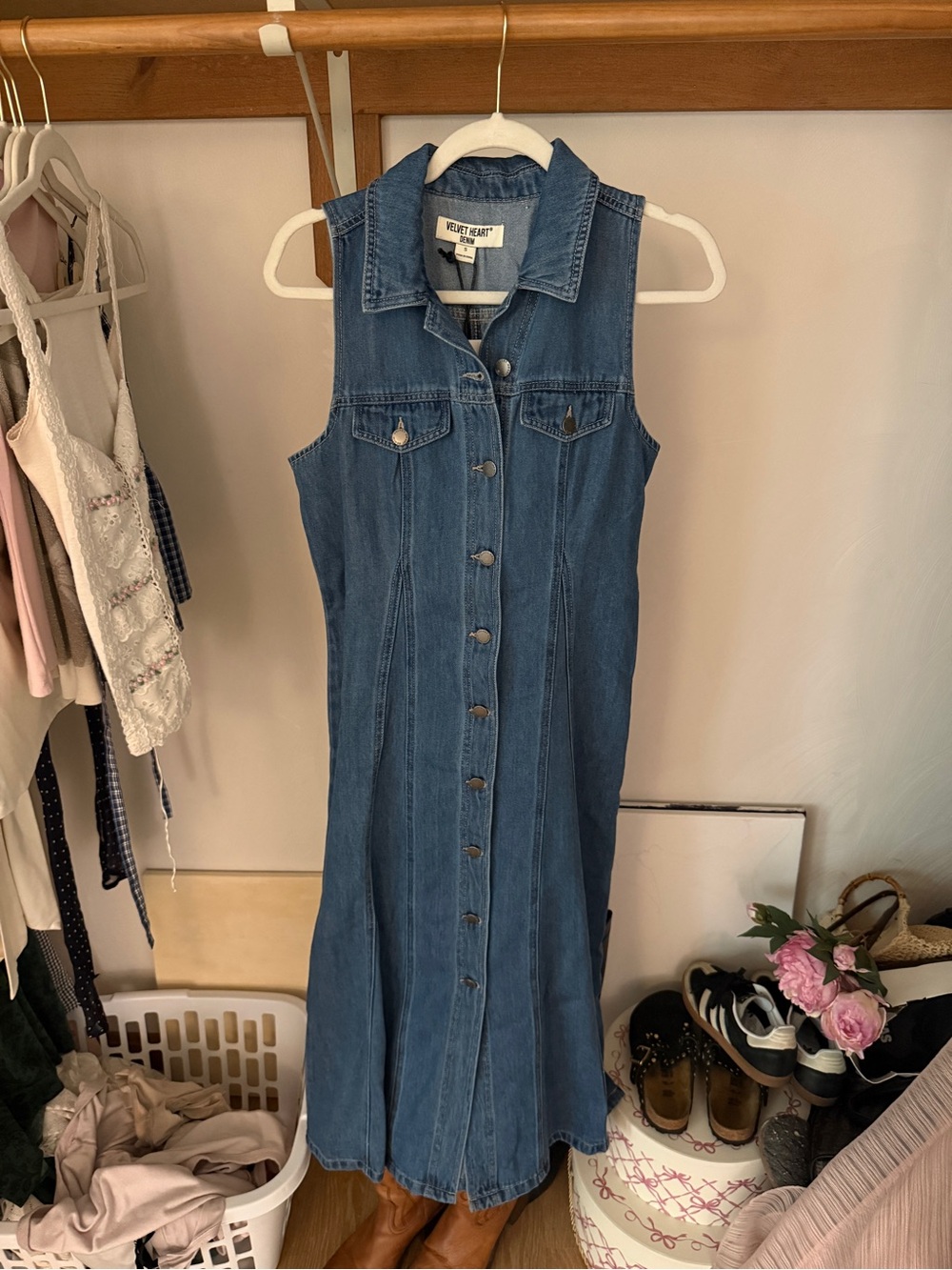 Velvet Heart Sleeveless Denim Midi Dress in Blue